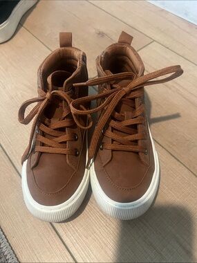 Kids Brown High-Top Sneakers - Casual Comfort